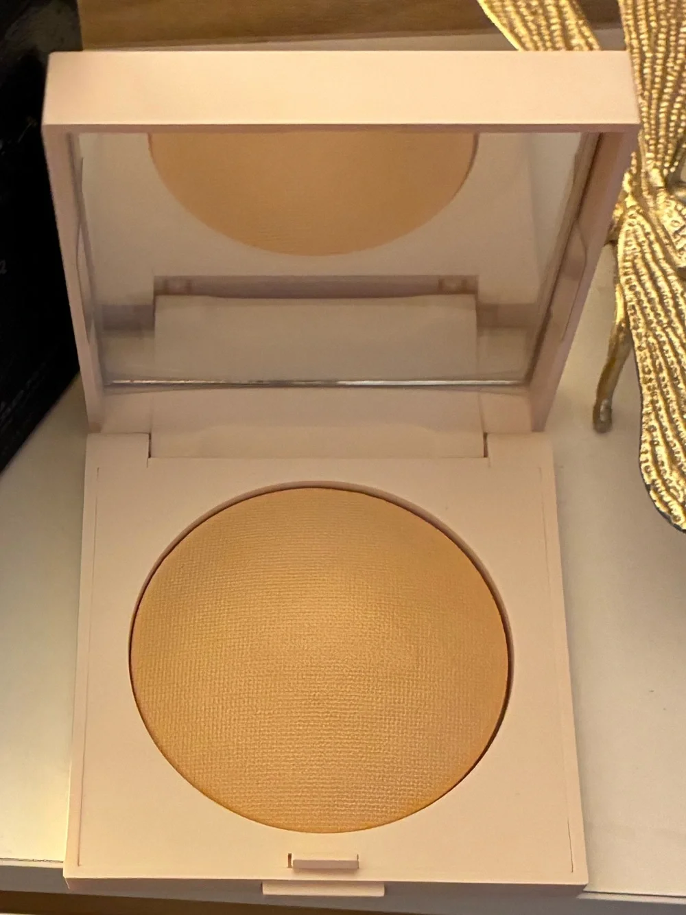 Laura Mercier Real Flawless Feather Matte Powder Foundation Brand New